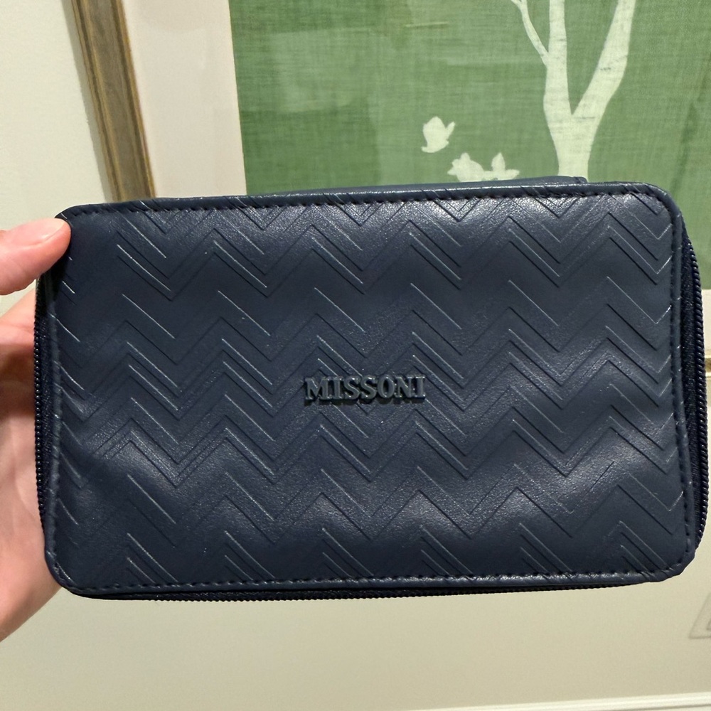 Five Missoni Chevron Pattern Pouch in Blue and Cream